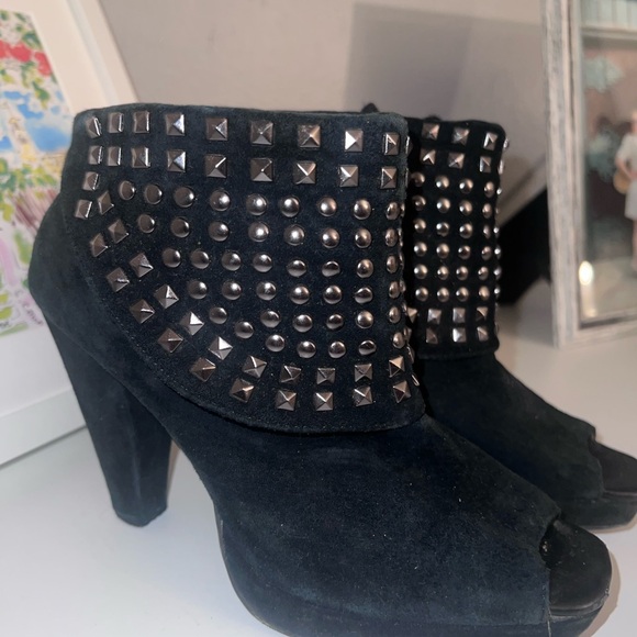 Kenneth Cole Studded Black Peep Toe Ankle Boots - Picture 4 of 14